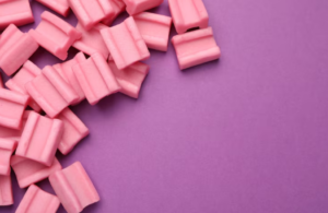 Por Que o Chiclete Brinde é a Escolha Inteligente para Marcas que Buscam Ser Vistas como Modernas?